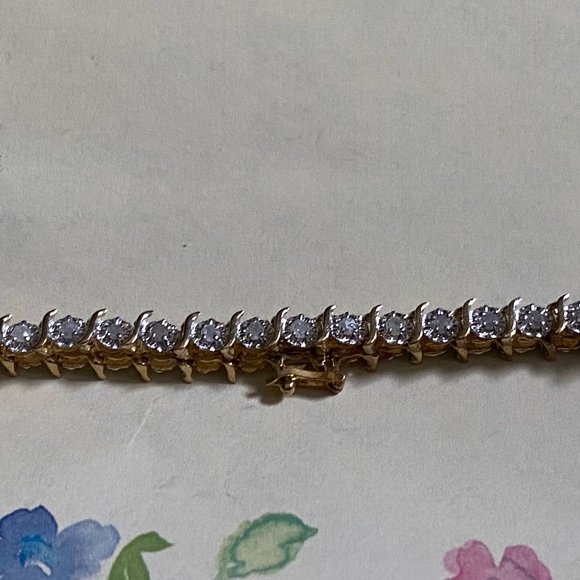 Luxurious Solid 10k 2-Tone S Gold Tennis Bracelet With 37 Natural Diamonds. Nice